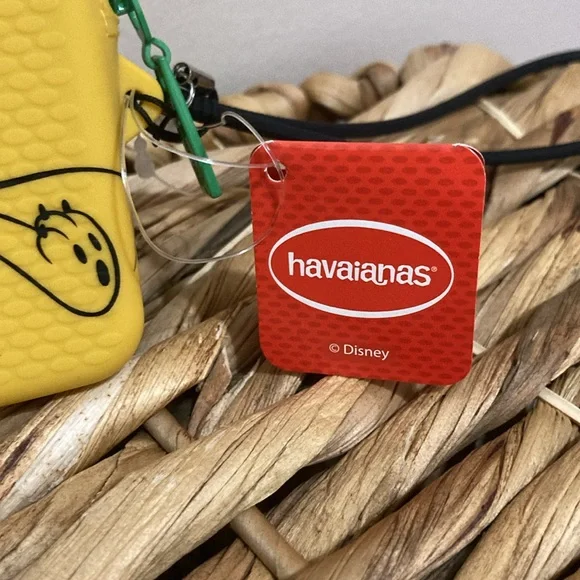 🆕 Havaianas Yellow Disney Characters Wristlet! 100% silicone! 💥 - Picture 7 of 12